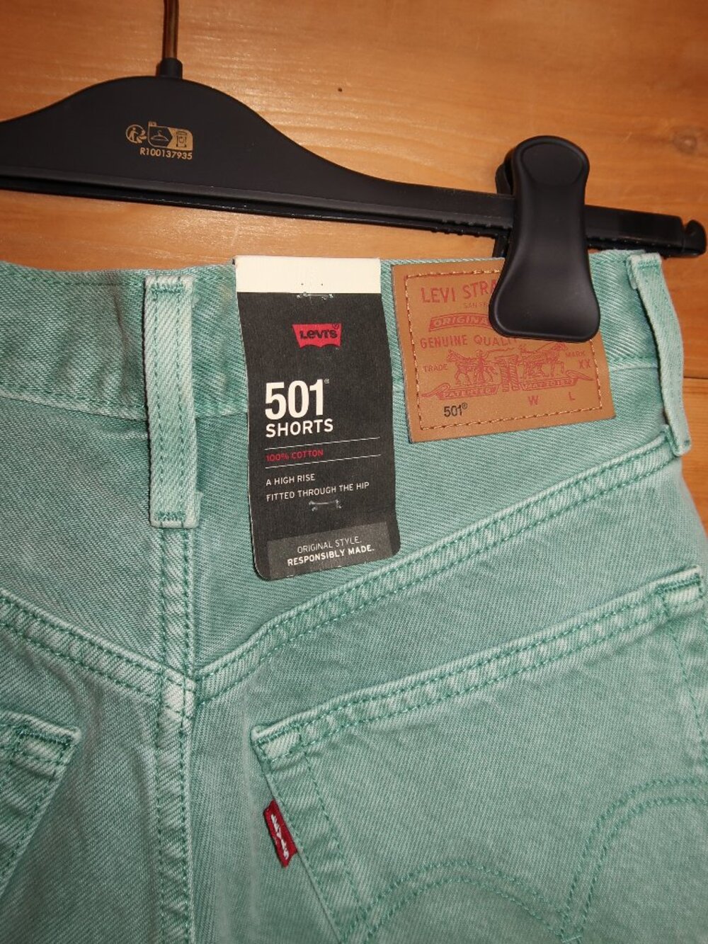 NEW WITH TAGS Levi's 501 High Rise Cut Off Green Shorts - Picture 4 of 7